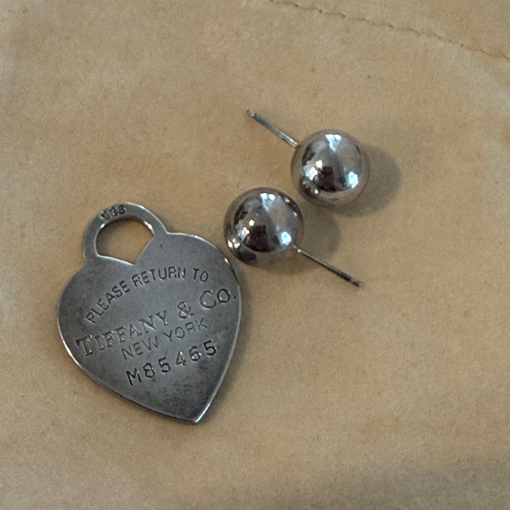 Tiffany & Co. Silver Heart Tag with Ball bead stud earrings return to Tiffany